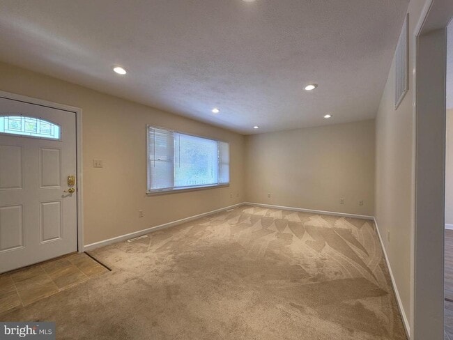 Photo - 111 Windcrest Cir