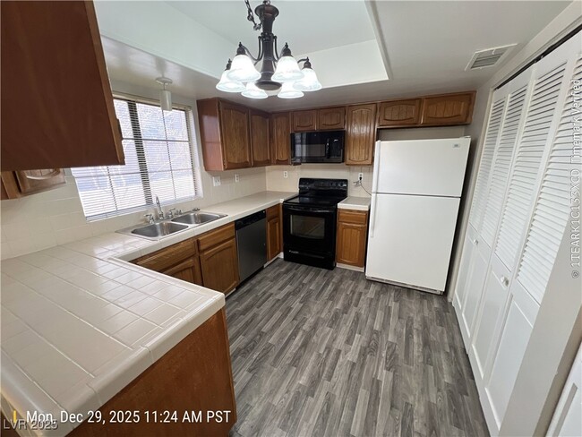 Photo - 3251 Dawnflower St