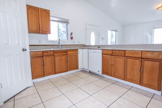 Photo - 1950 Emerald Dr Unit House