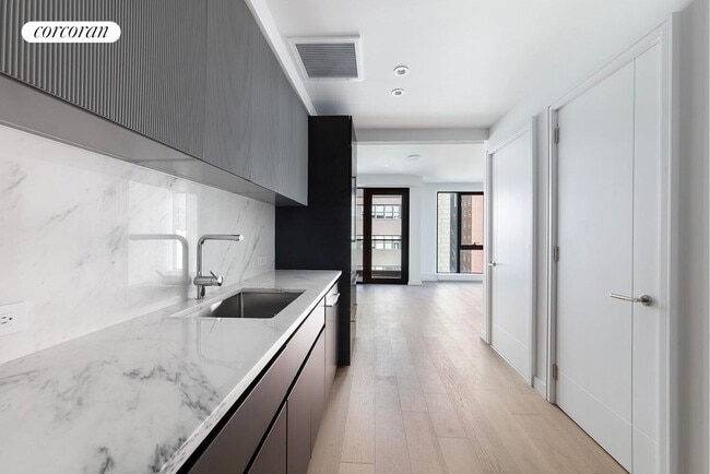 Building Photo - 300 W 30th St Rental