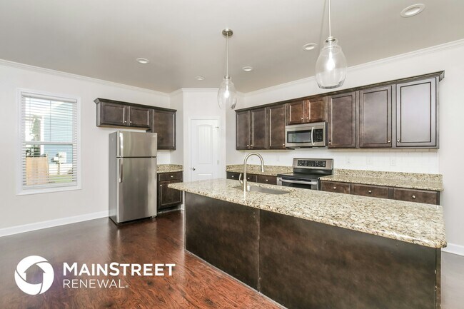 Photo - 190 Alcock Ln