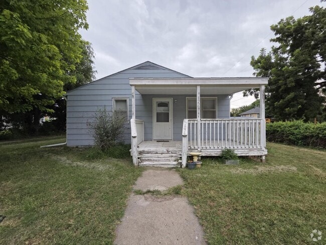 Building Photo - Spacious Home for Rent!