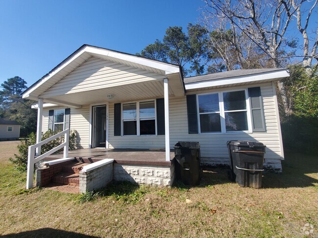 Building Photo - Cozy Home