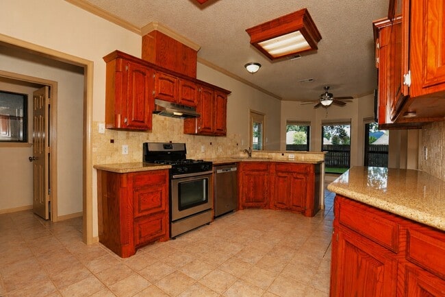 Photo - 112 Portulaca St