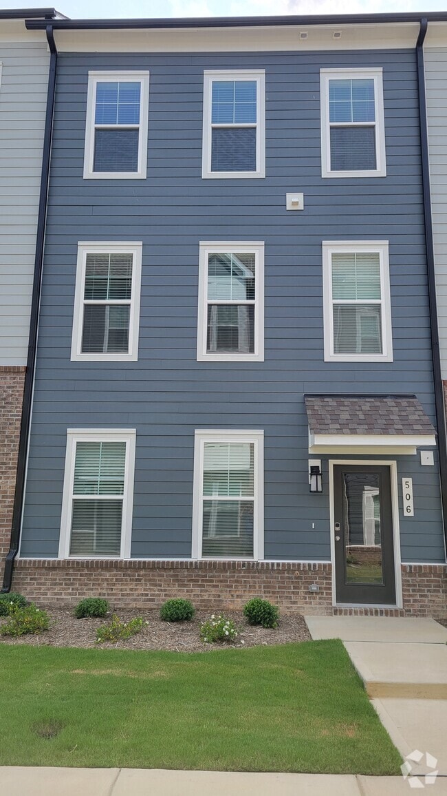 3 Bed, 2.5 plus flecx Room, 2 car garage - 506 Village Branch Ln Rental