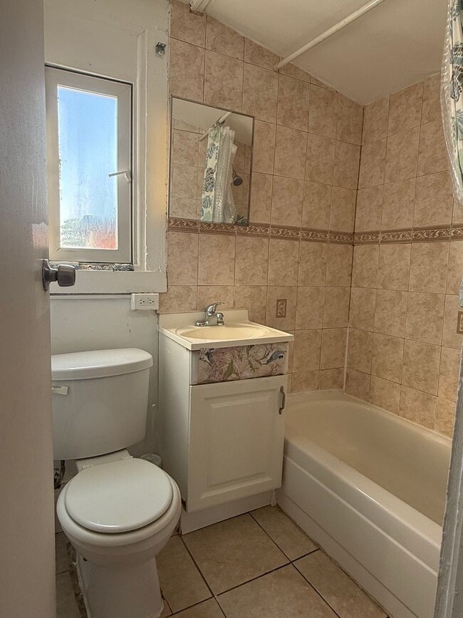Photo - 115 Oraton St Unit 3