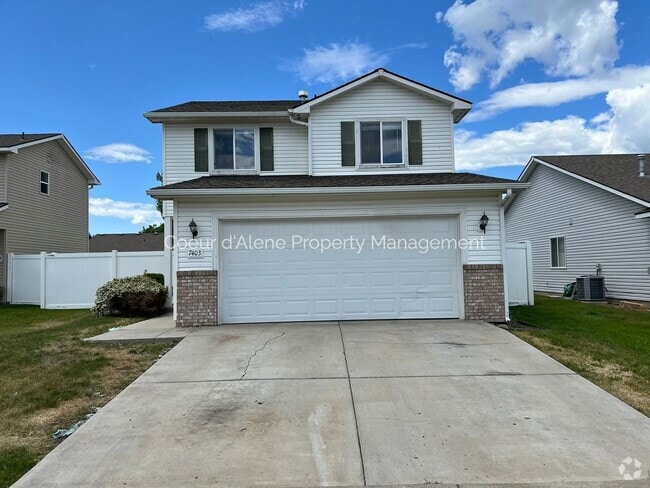 Building Photo - 3 bed, 2 bath house up the street from The...