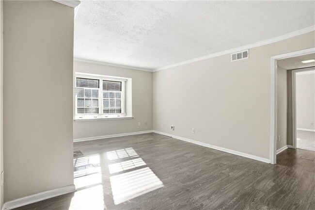 Photo - 151 Elysian Way NW