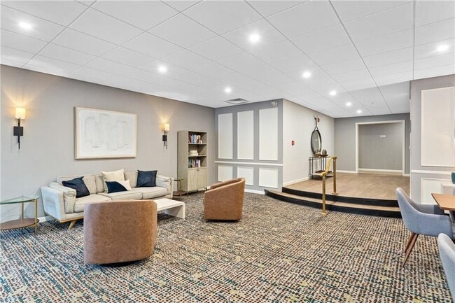 30 Argyle Ave Unit 108
