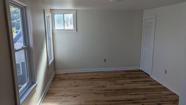 Building Photo - 4-4 Monsignor Crosby Ave Unit 6 Rental