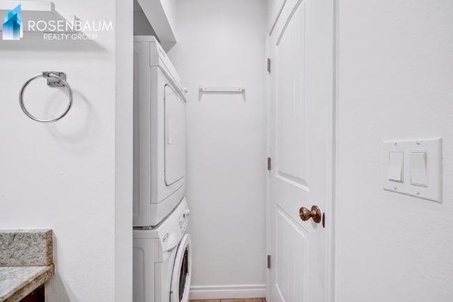 Photo - Charming 1 Bed / 1 Bath ground level condo unit in Uptown Phoenix! Unit 15