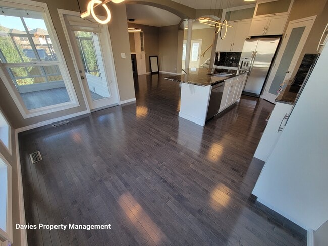 Building Photo - 8380 Shaske Crescent NW