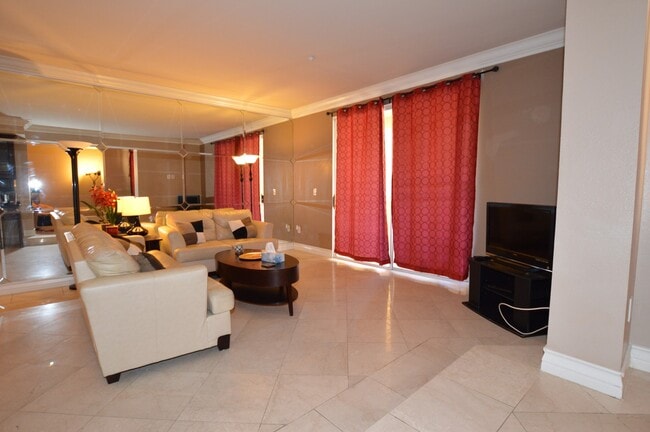 Photo - Meridian 2Bdr | 2Bath Luxury Condo w/Den, Valencia floor plan. Unit 137