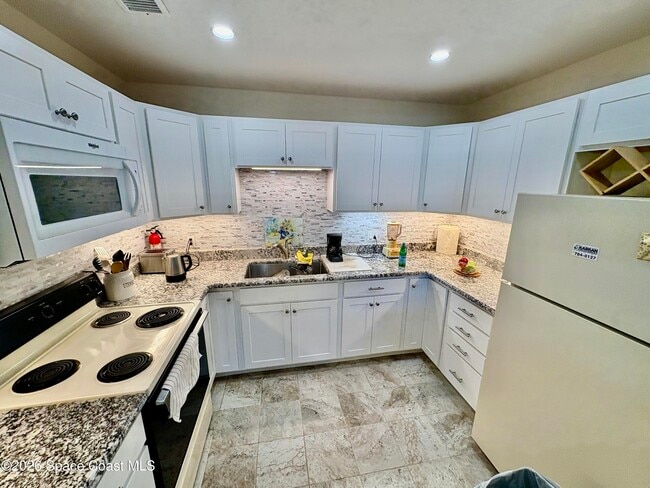 Photo - 140 Aquarius Way Unit 13-G