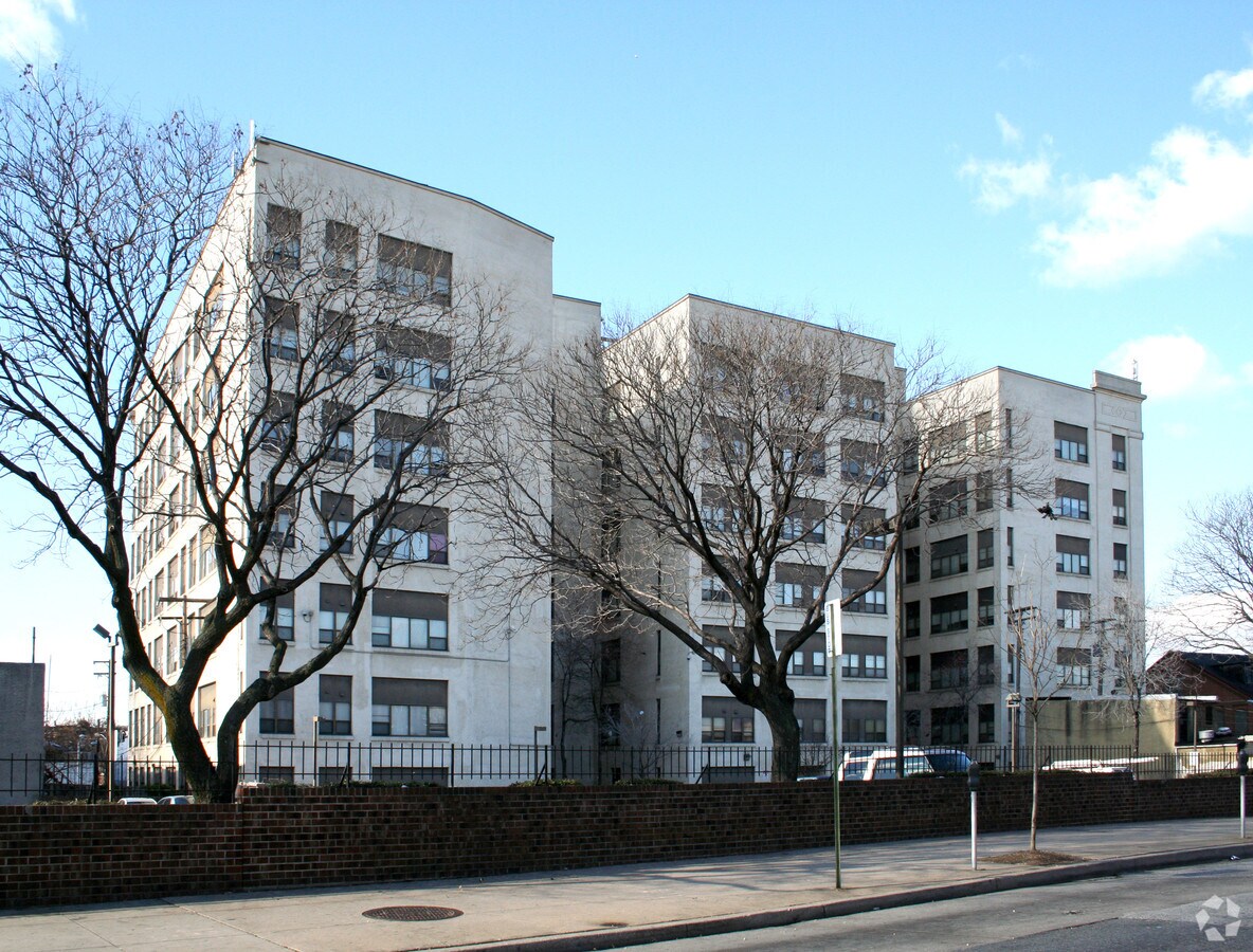 Photo - Johnston Square Apartments