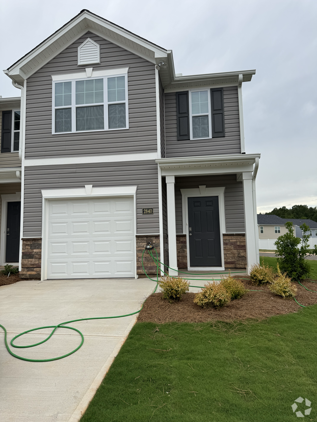 Building Photo - 2840 Egert Dr Rental