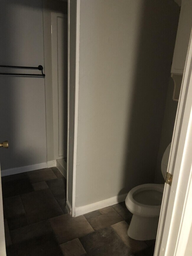 Photo - 137 1/2 W North C St Unit 1