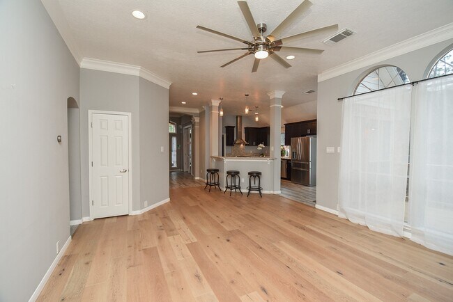 Photo - 71 N Crossed Birch Pl