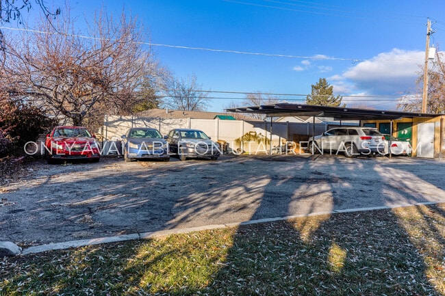 Photo - 230 W Foxbridge Dr