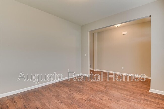 Photo - 5060 Vine Ln