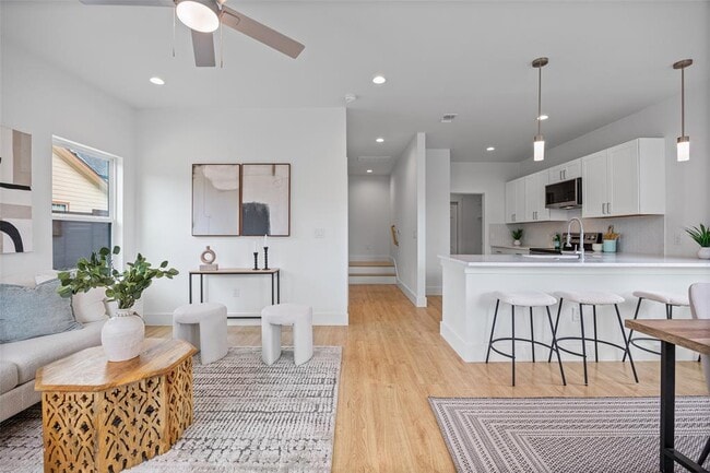 7310 Carver Ave Unit 2