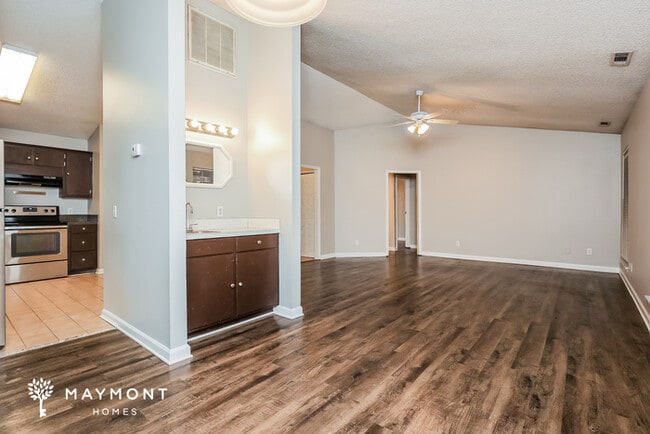 Photo - 258 Apache Dr