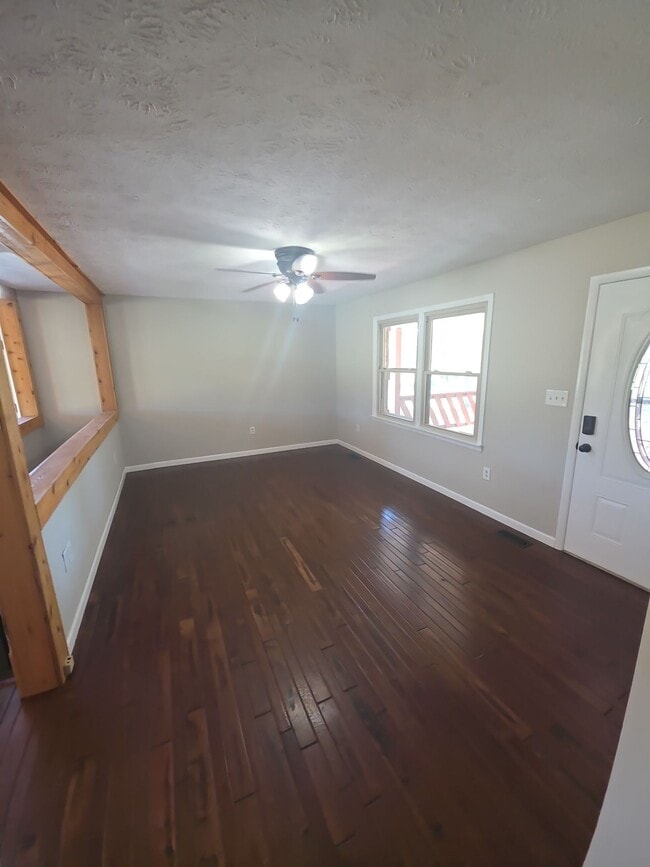 Photo - 139 Moore Rd