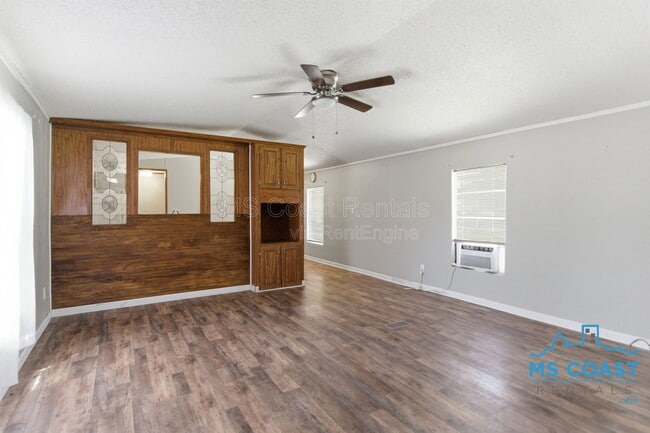 Photo - 2076 Pine Hill Rd