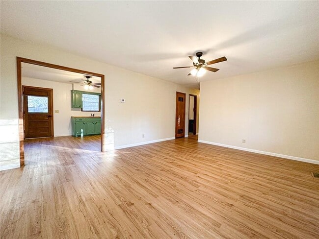 Photo - 102 Brenda Ave