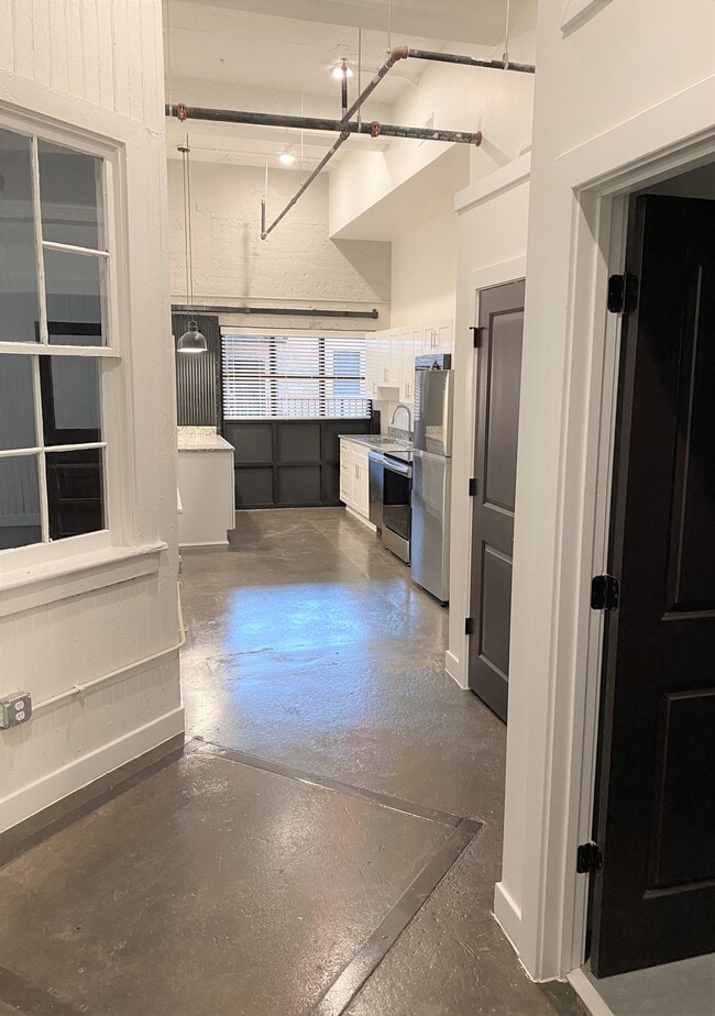 Building Photo - 410 Wellons St Unit 101