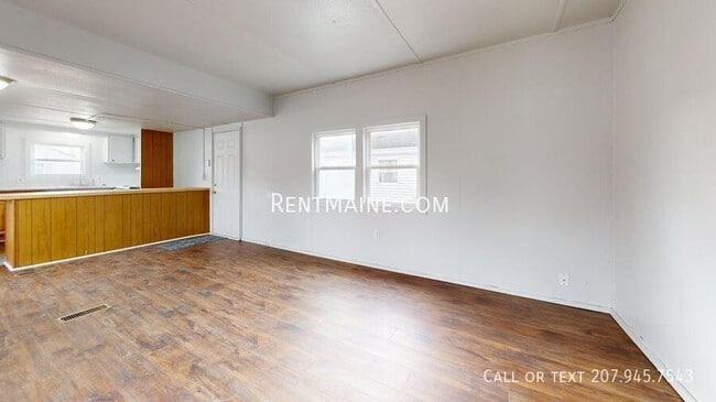 Photo - 681 Main Rd N