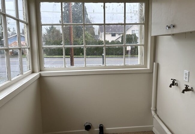 Photo - 4Bd/1Ba Two Story House - Available to View!