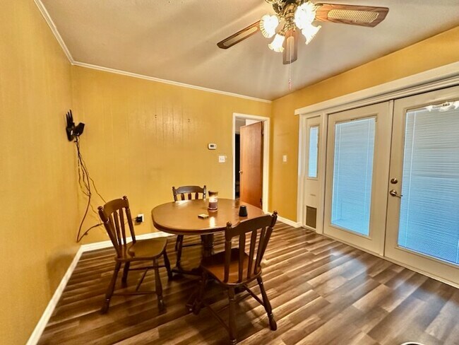 Photo - 281 S Lorraine Dr