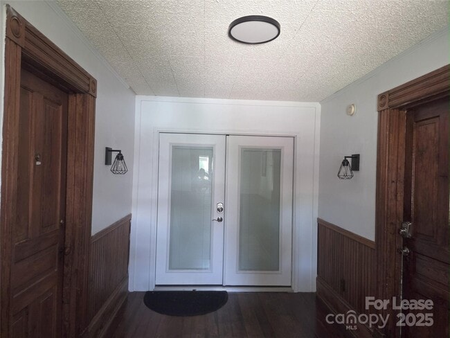 Photo - 238 S Main St