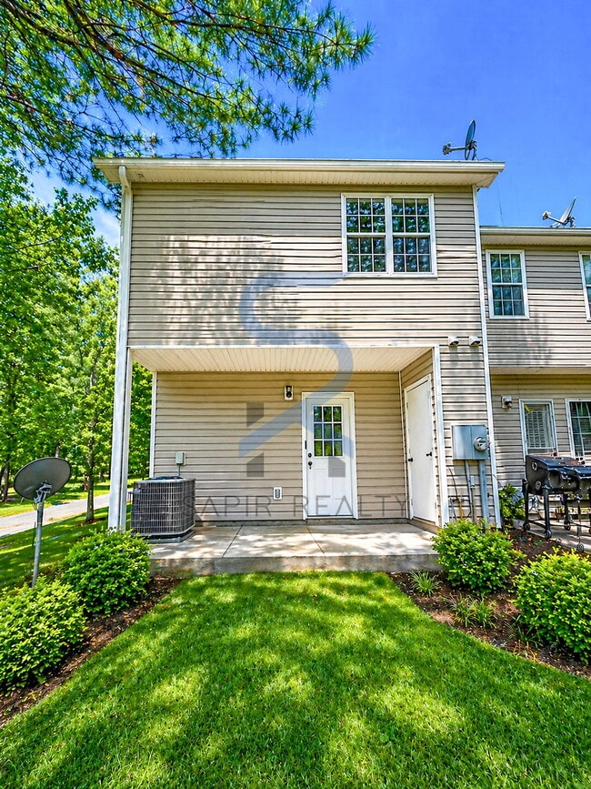 Photo - Feel at Home – 3BR/2.5BA with Easy Access to Local Amenities