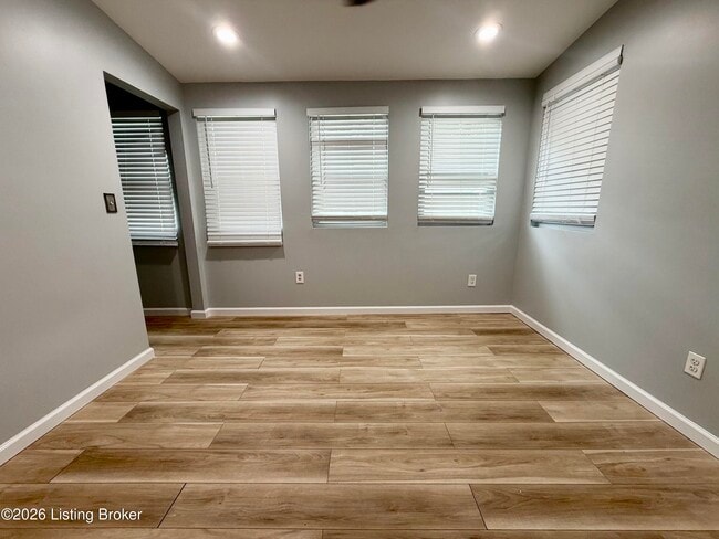 Photo - 406 Evergreen Rd