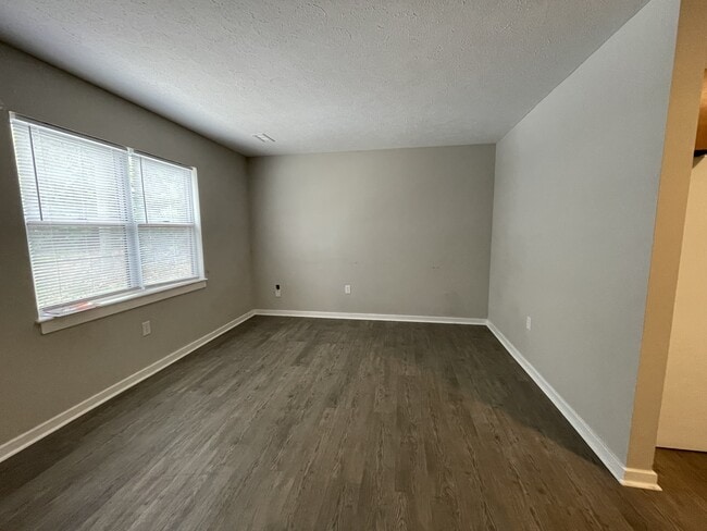 Photo - 119 W Vail Ct