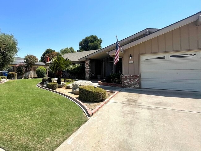 Photo - 7905 Pembroke Ave
