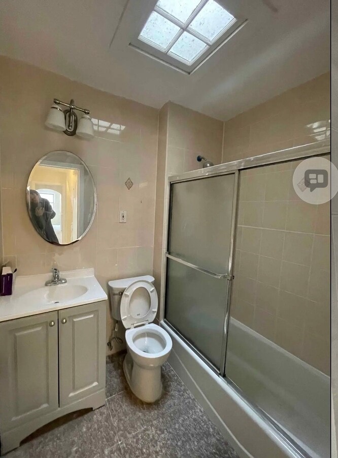 Photo - 95-16 67th Ave