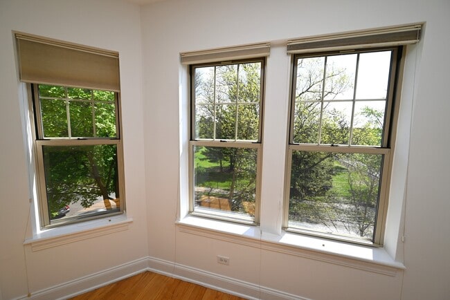 Photo - 7404 N Oakley Ave