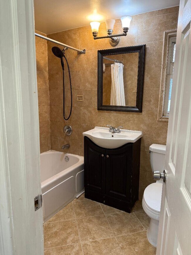 Photo - 191-27 116th Ave