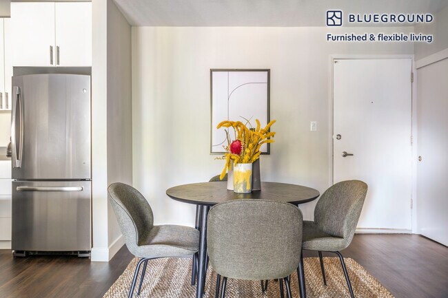 Photo - 655 S Fair Oaks Ave Apartment Unit FL2-ID372