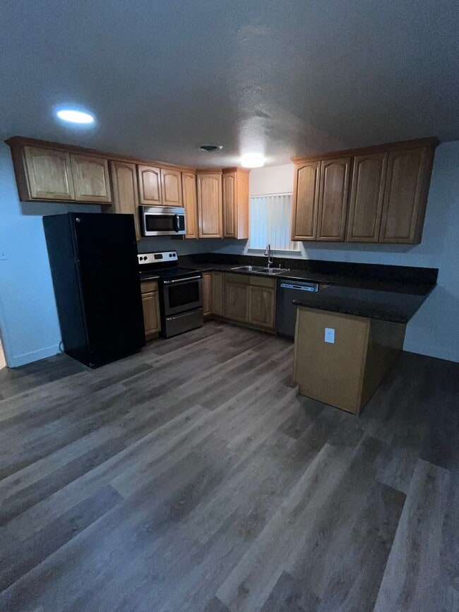 Photo - NICE DUPLEX IN CARMICHAEL!! $500 OFF FIRST MONTH'S RENT!!