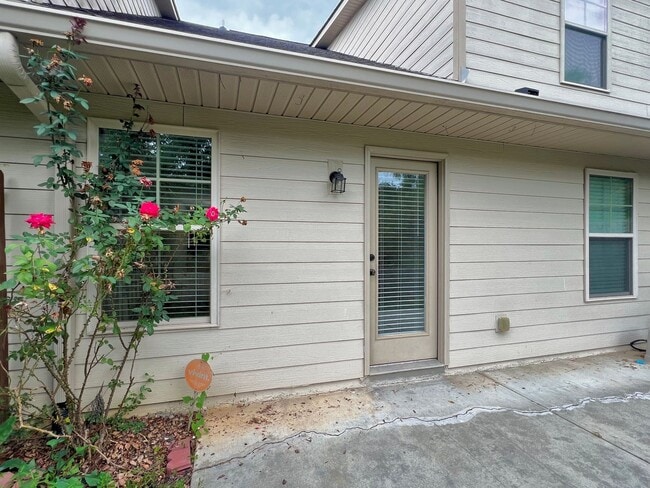 Photo - 528 Scenic Dr