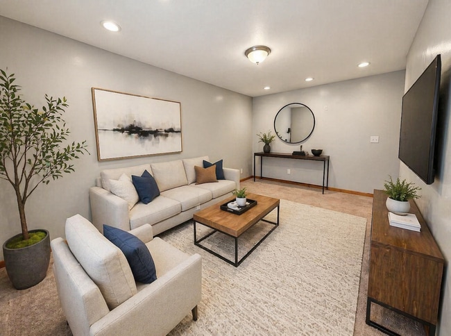 Photo - 635 Valley St