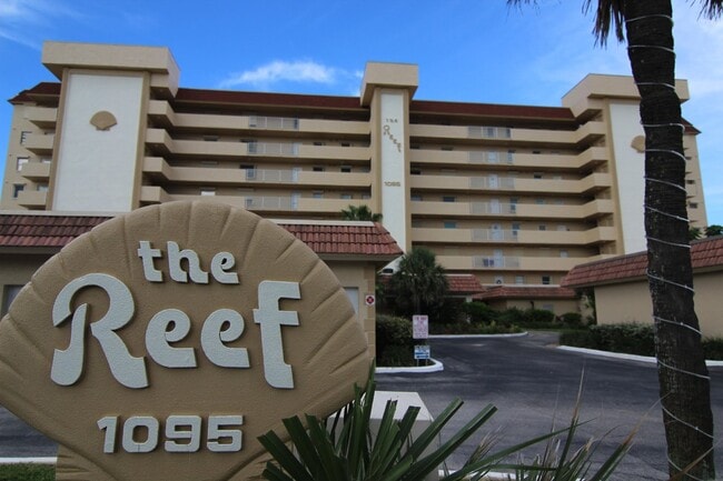 Building Photo - Gorgeous Furnished Direct Ocean Condo in Indialantic Unit 605