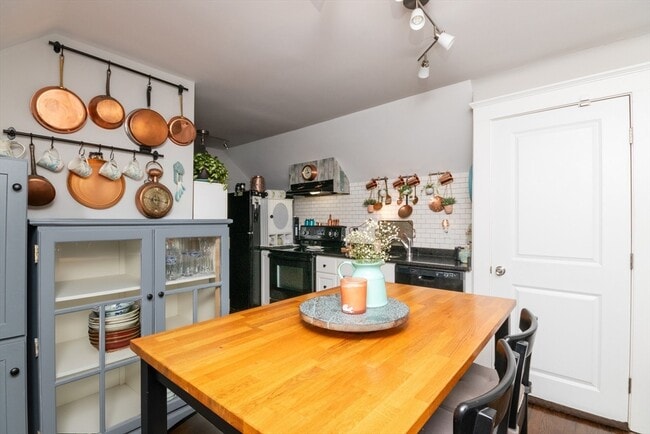 Photo - 83 Orange St Unit 2