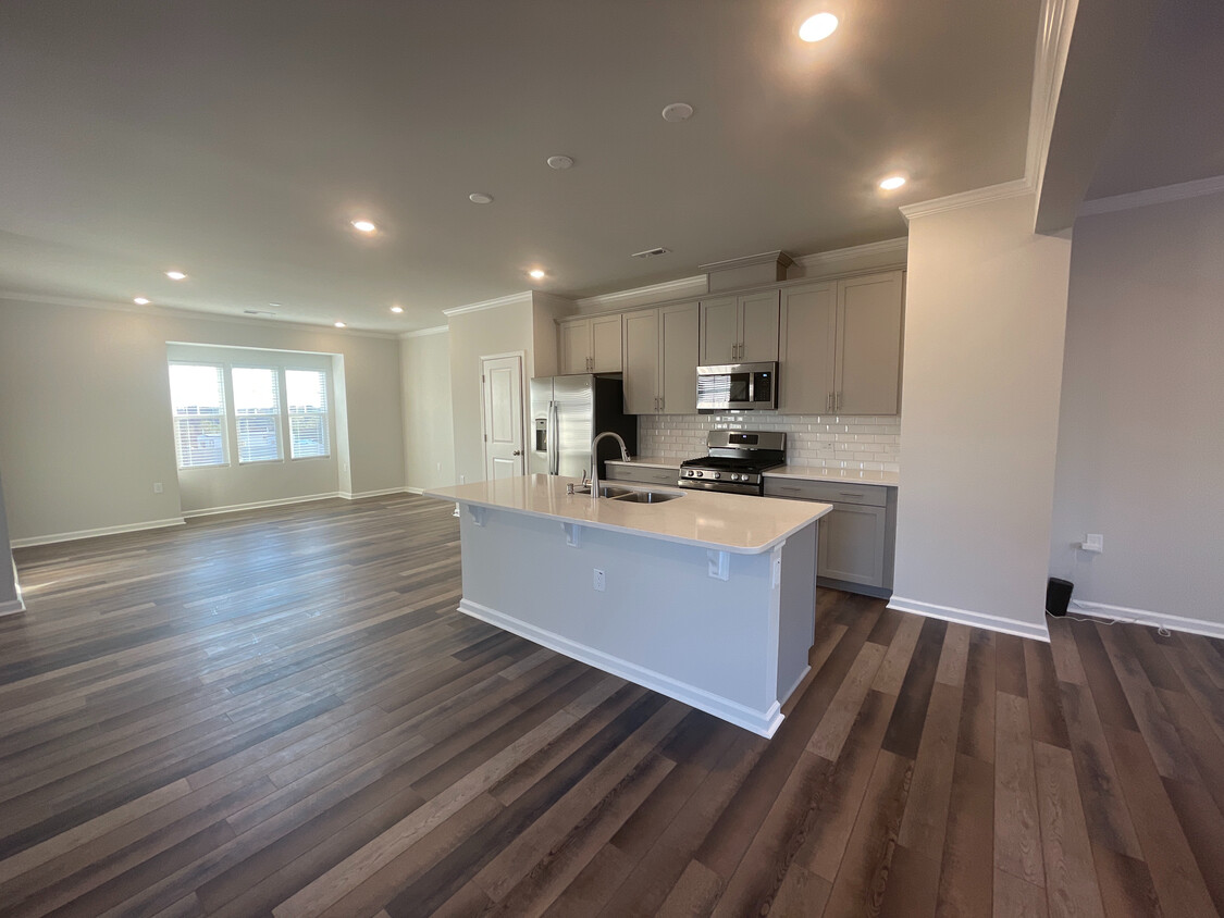 Room in Townhome on Brellon Ln - Room in Townhome on Brellon Ln