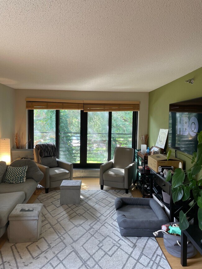 52 Groveland Terrace