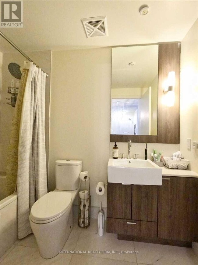 Photo - 88 Blue Jays Way Unité 1801